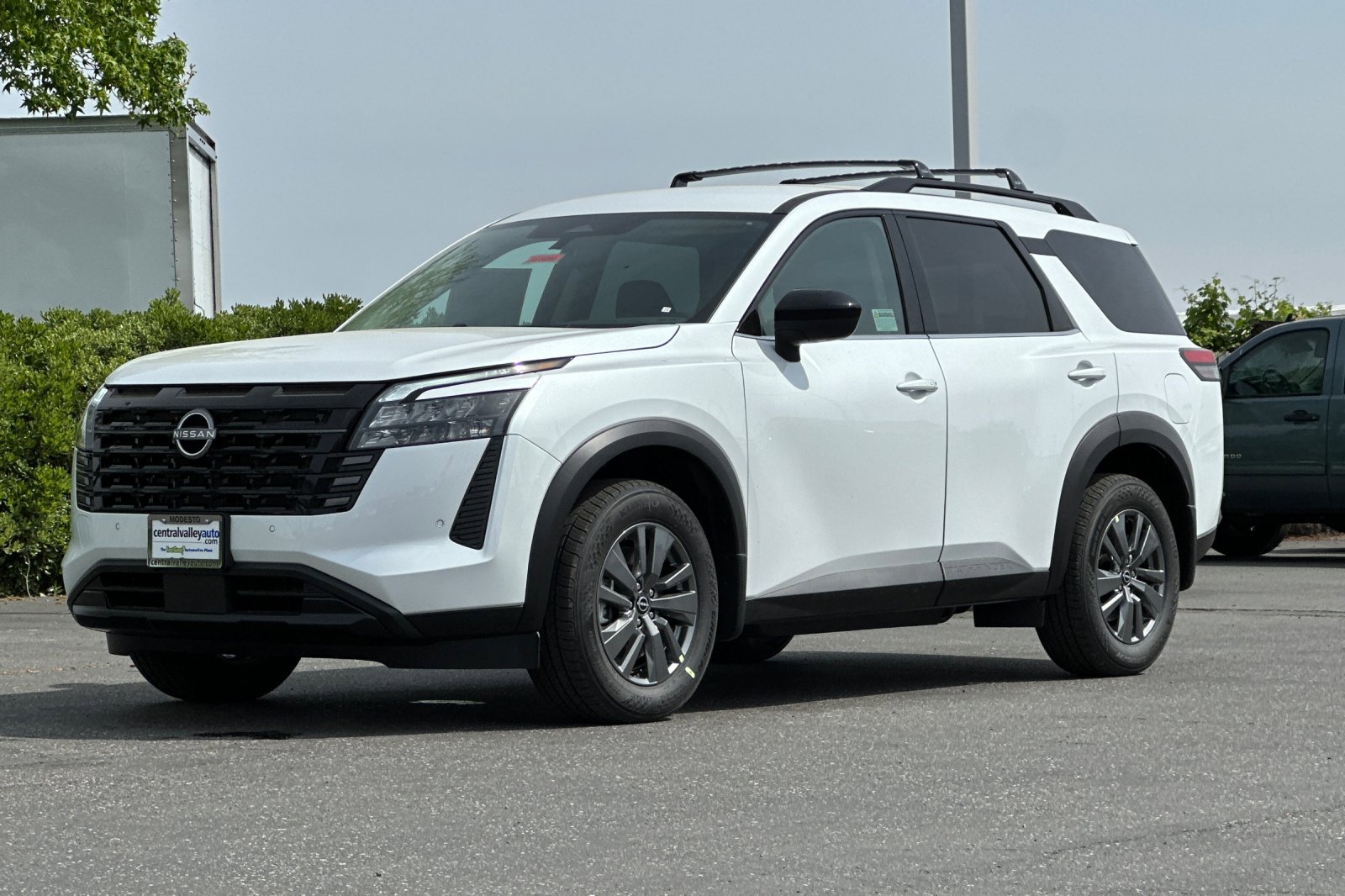 New 2026 Nissan Pathfinder SV image 8