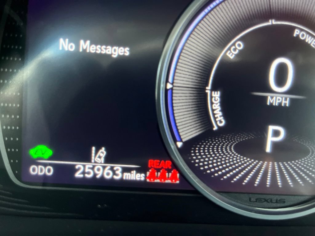 Used 2022 Lexus ES 300h w/ Premium Package FWD image 2