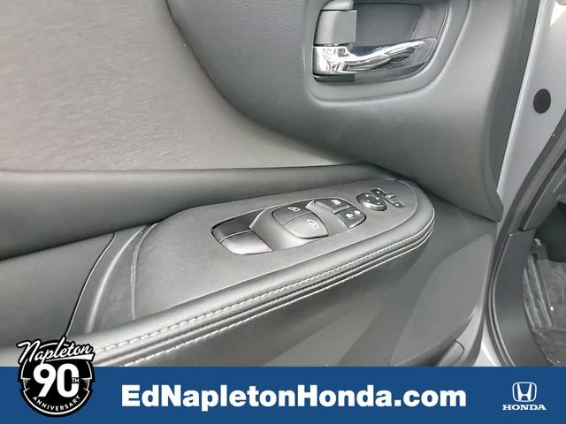 Used 2024 Nissan Murano SV w/ SV Midnight Edition Package image 14