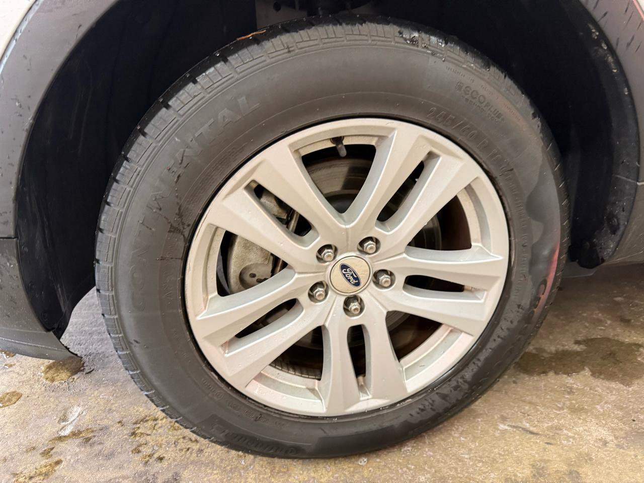 Used 2018 Ford Explorer XLT image 9