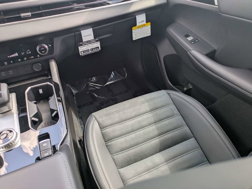 New 2026 Mitsubishi Outlander SE FWD image 16
