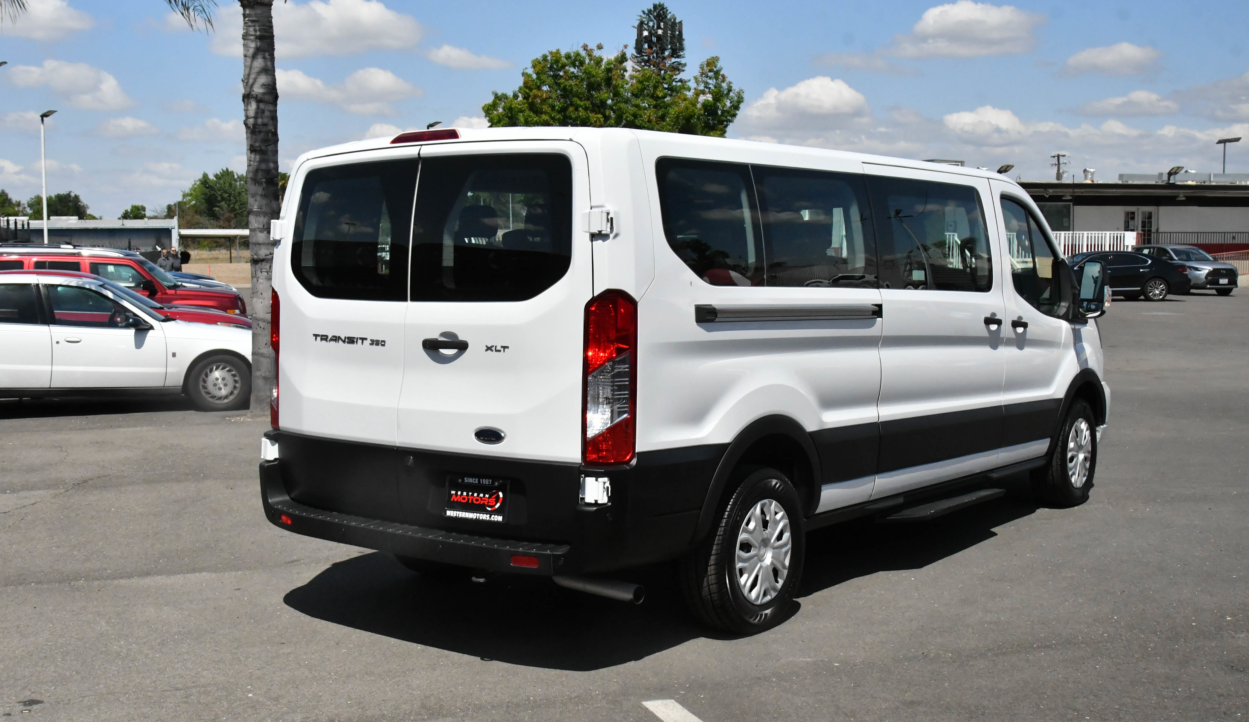 Used 2023 Ford Transit 350 XLT RWD image 8