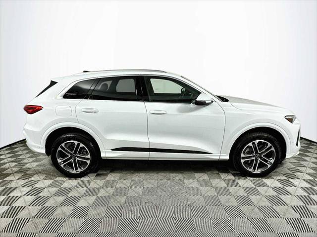 Certified 2025 Audi Q5 Premium w/ Premium Plus AWD/4WD image 8