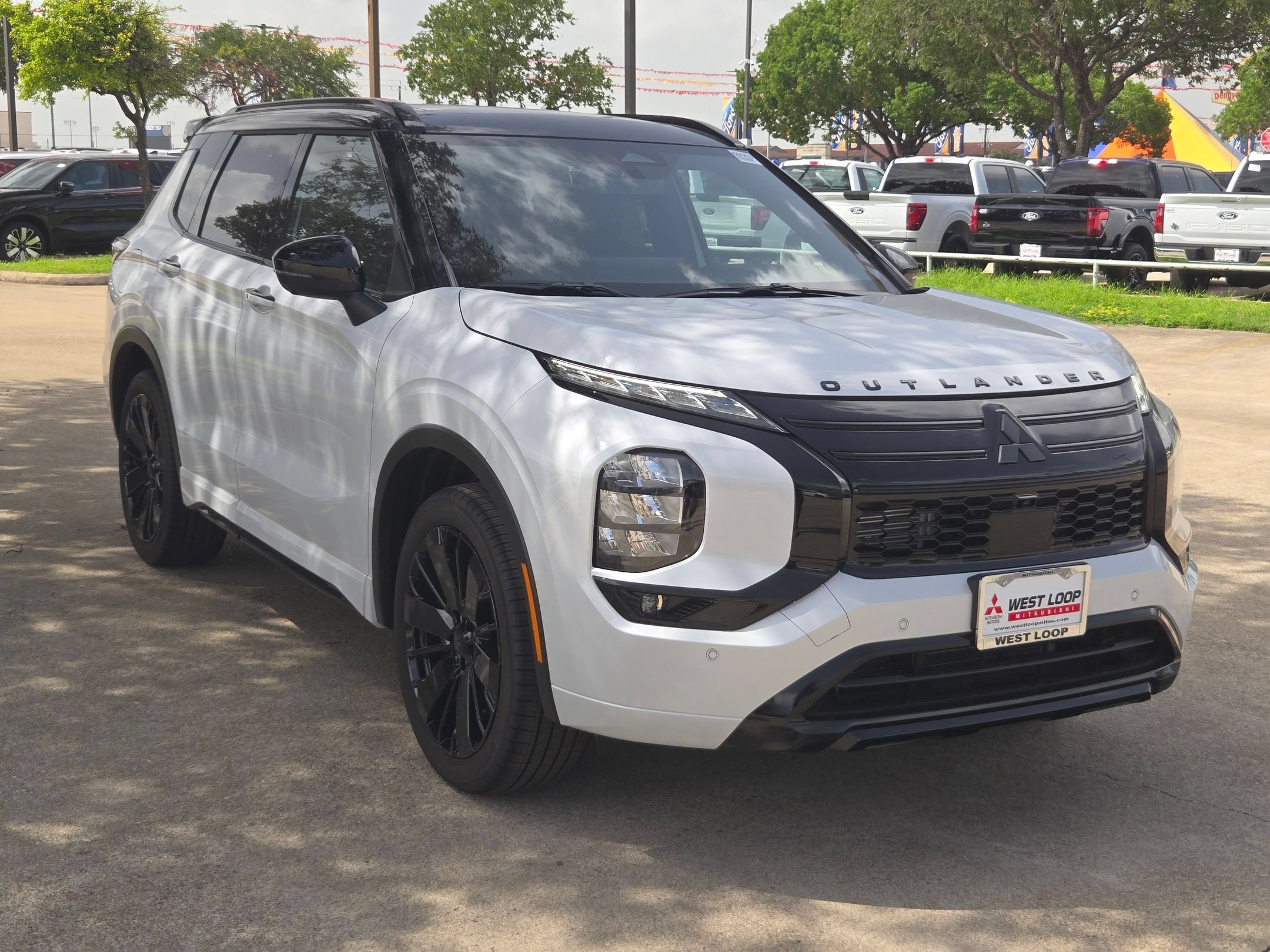 New 2026 Mitsubishi Outlander SEL Black Edition FWD image 8