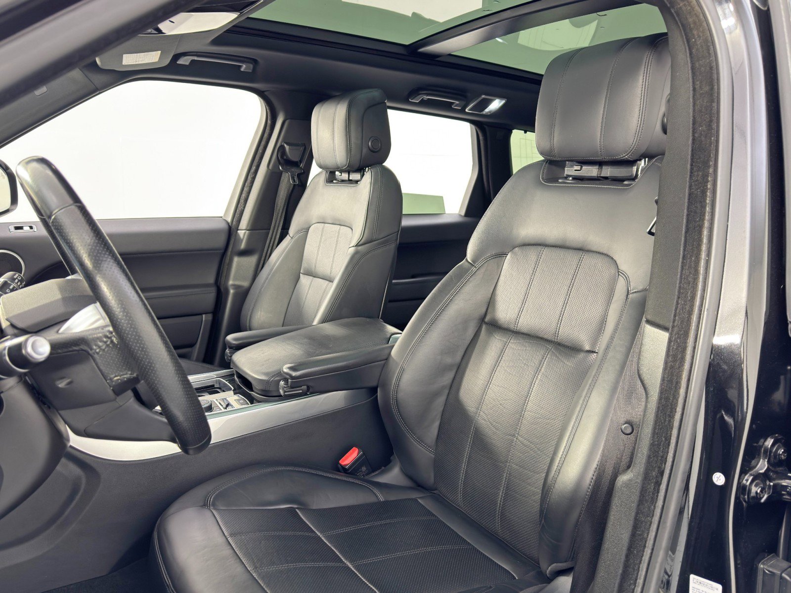 Used 2018 Land Rover Range Rover Sport HSE image 41