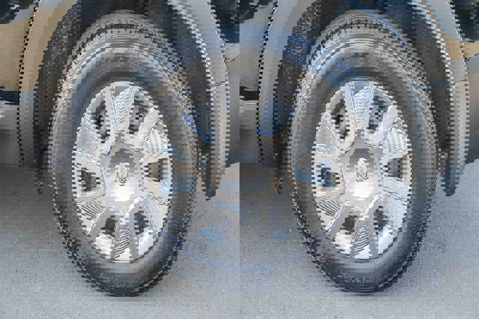 Used 2025 Nissan Kicks S w/ Charging Package image 10