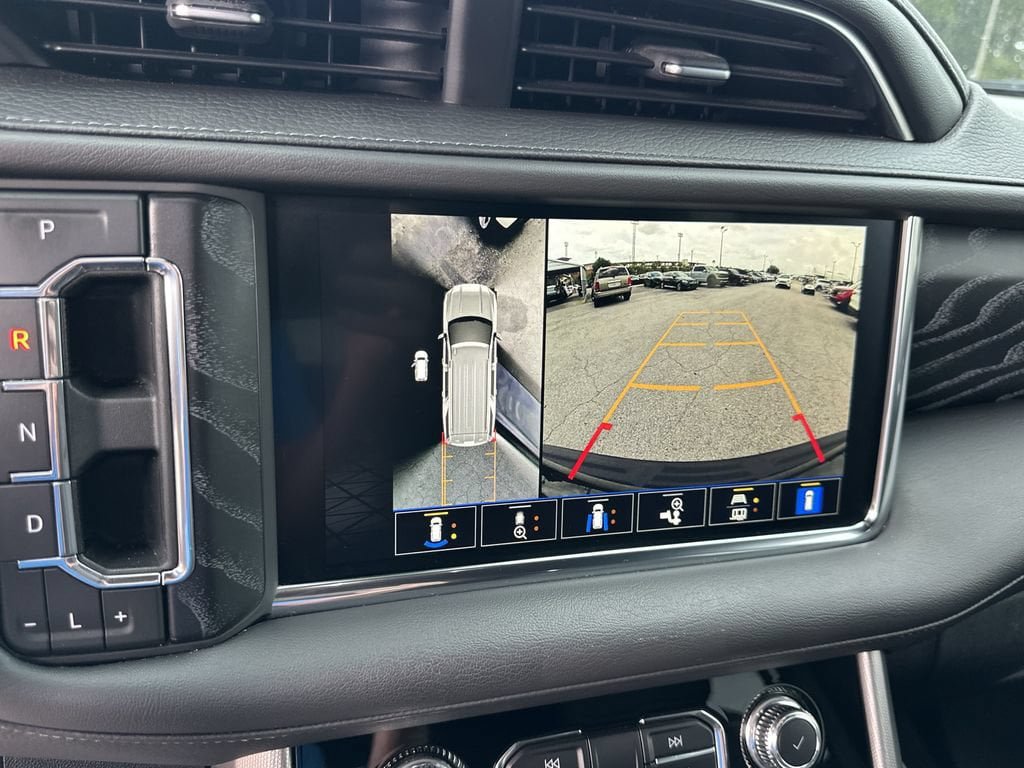 Used 2023 GMC Yukon Denali RWD image 31