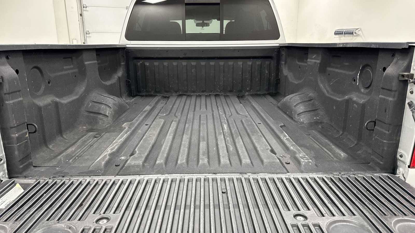 Used 2019 Nissan Titan S w/ S Utility Package image 27