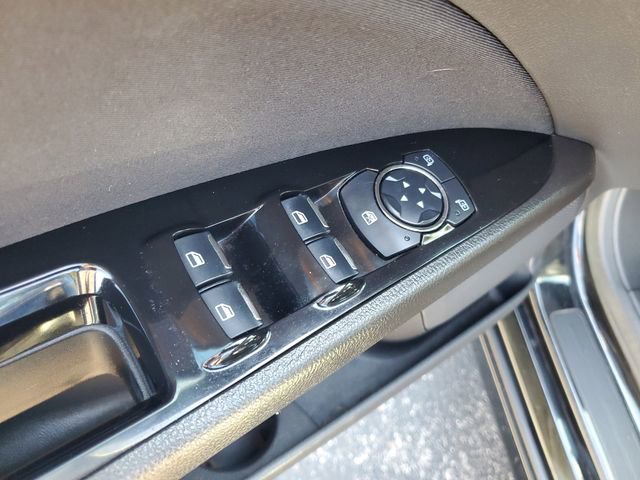 Used 2015 Ford Fusion SE FWD image 21