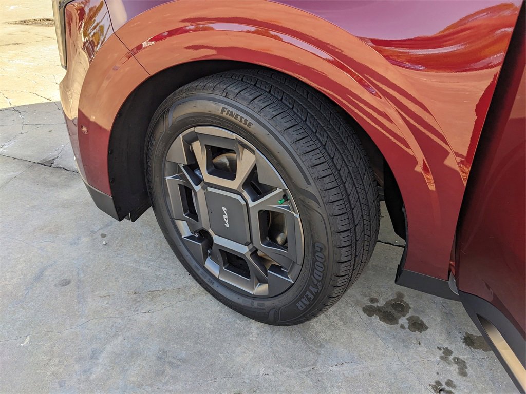 Certified 2025 Kia Carnival SX image 38