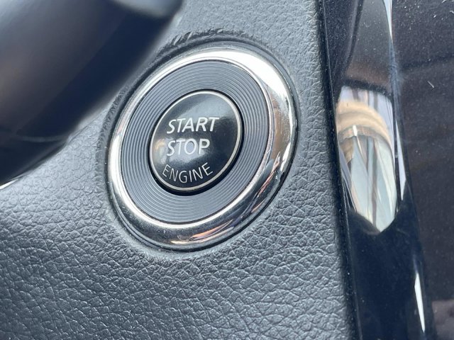 Used 2020 Nissan Rogue SV FWD image 33