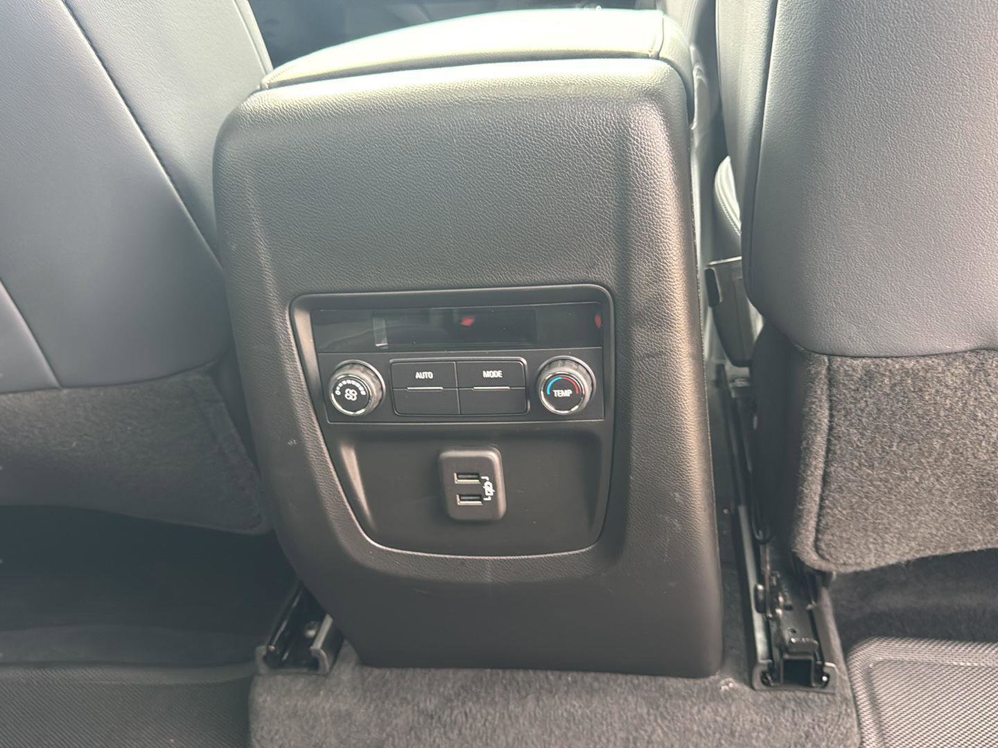 Used 2024 Buick Enclave Essence w/ Experience Buick Package image 25