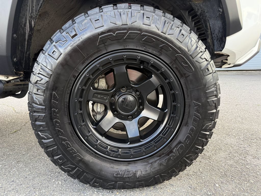 Used 2022 Toyota Tacoma TRD Off-Road w/ TRD Premium Off Road Package AWD/4WD image 13