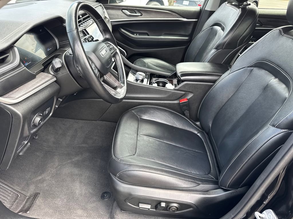 Used 2022 Jeep Grand Cherokee L Limited AWD/4WD image 26