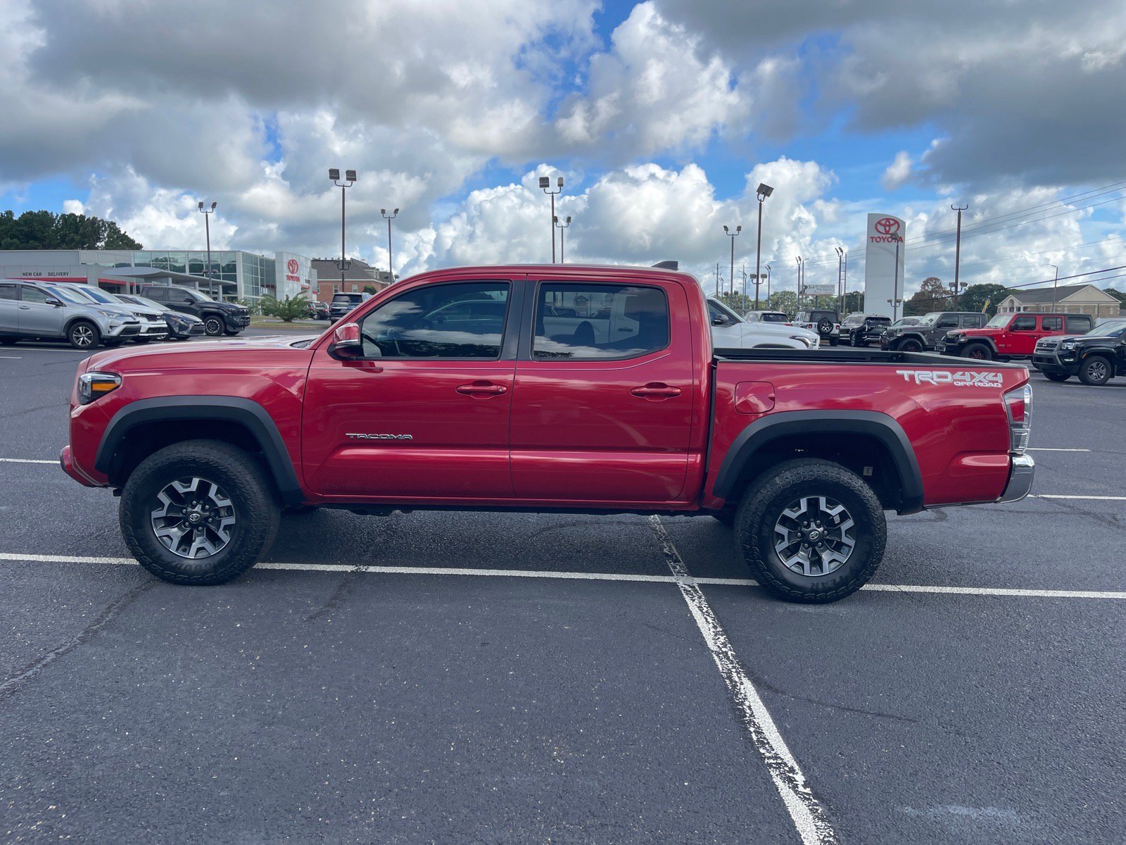 Used 2023 Toyota Tacoma TRD Off-Road AWD/4WD image 13