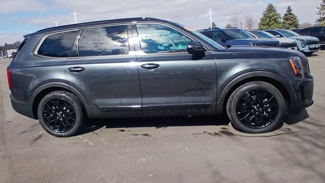 Used 2022 Kia Telluride SX w/ Nightfall Edition Package AWD/4WD image 4