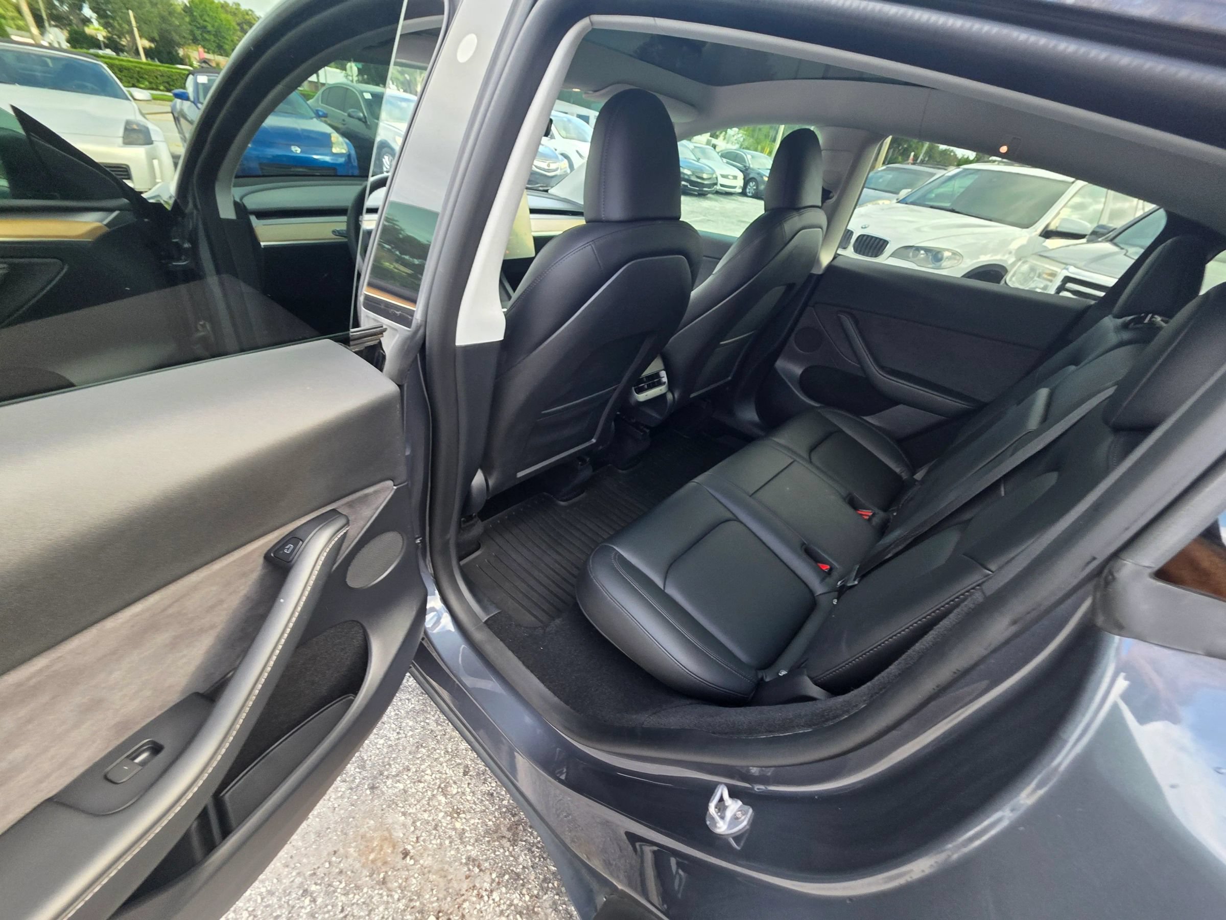 Used 2023 Tesla Model Y Long Range AWD/4WD image 14