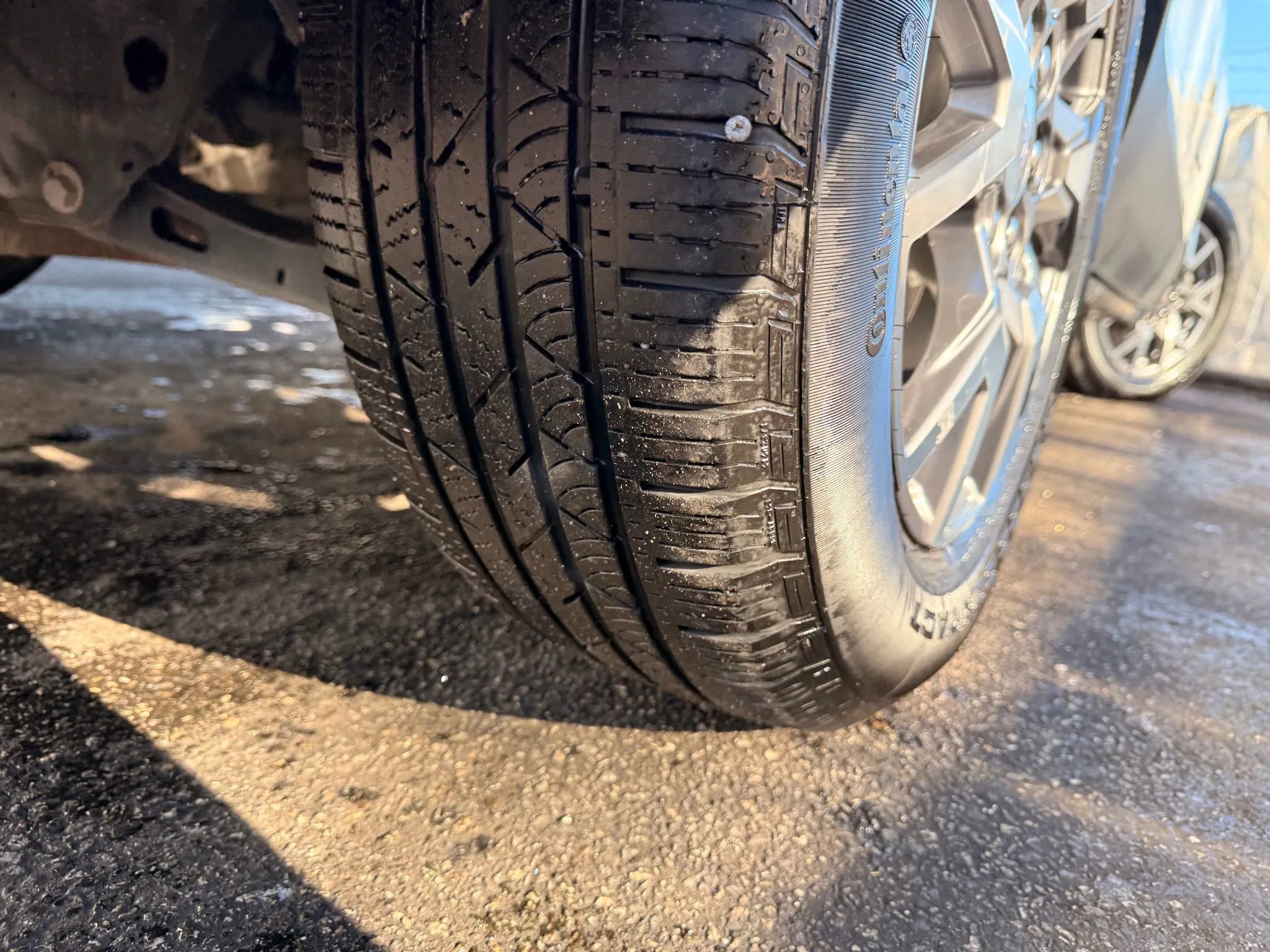 Used 2022 GMC Acadia SLT w/ LPO, Floor Liner Package image 92