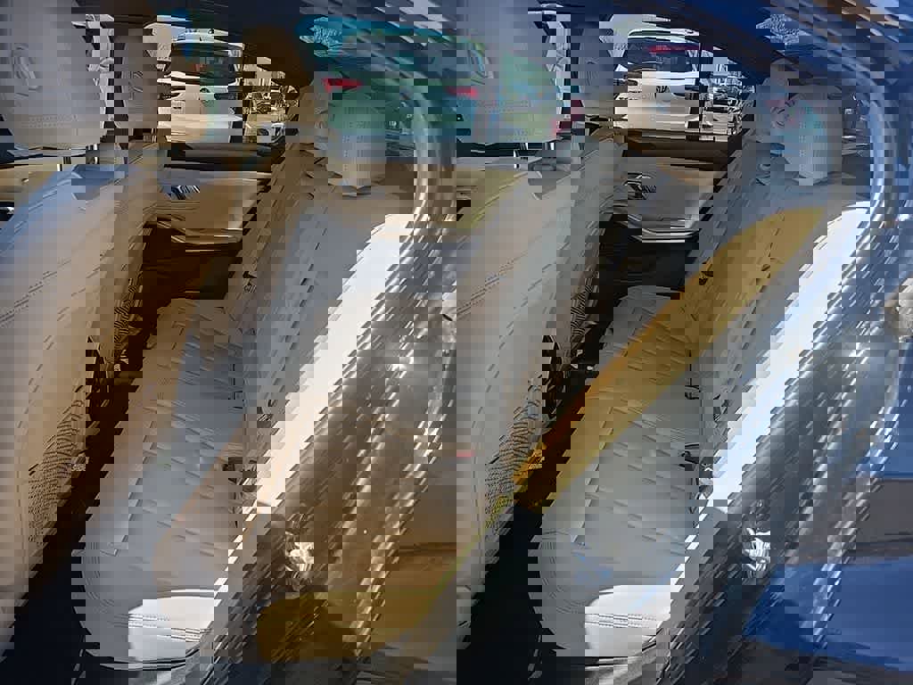 Used 2020 BMW 330i xDrive Sedan w/ Driving Assistance Package image 12