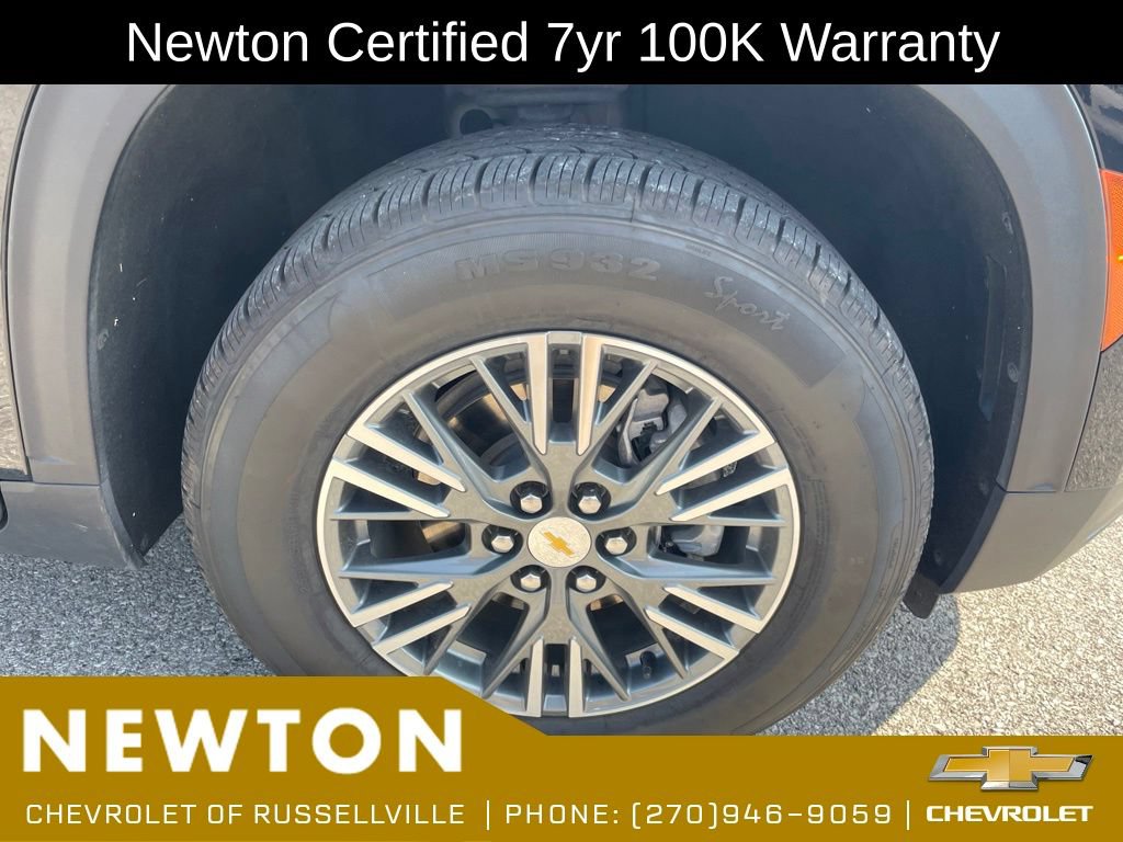 Used 2025 Chevrolet Traverse LT FWD image 18