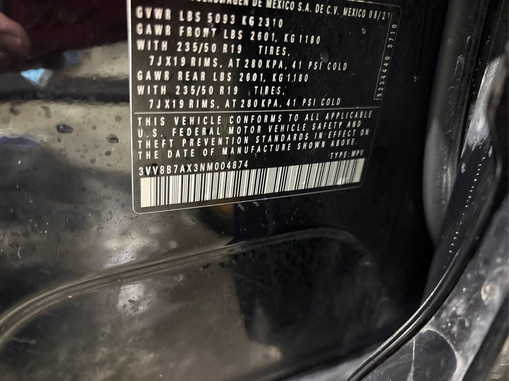 Used 2022 Volkswagen Tiguan SE R-Line image 17