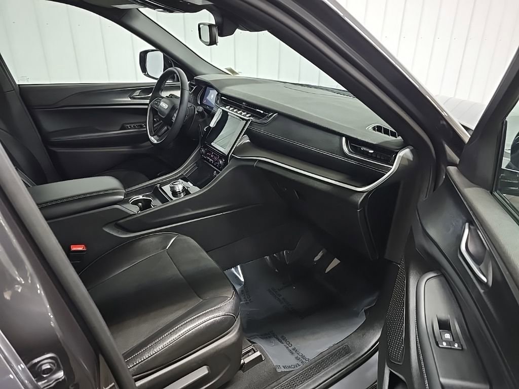 Used 2024 Jeep Grand Cherokee L Laredo image 15