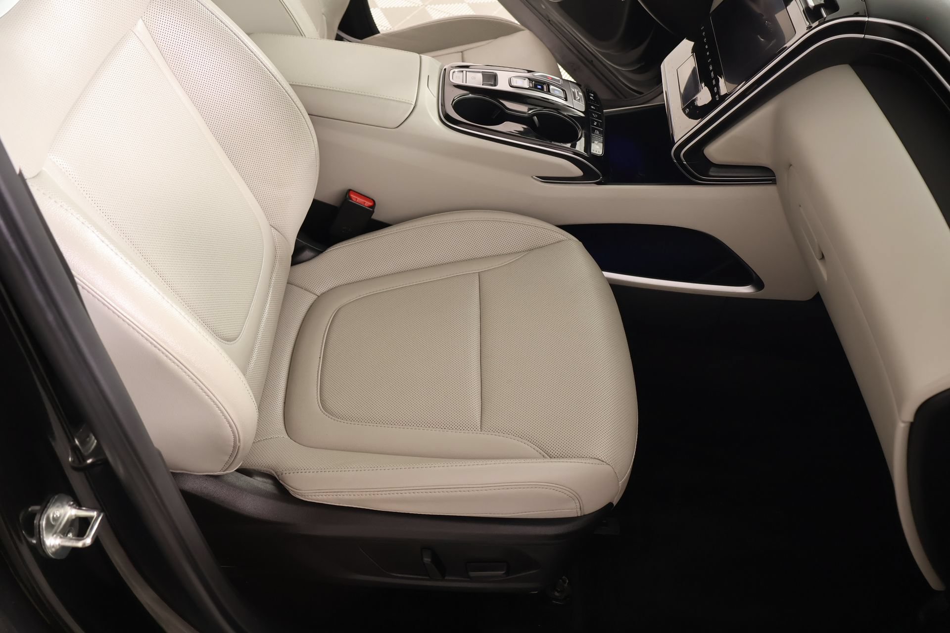 Certified 2024 Hyundai Tucson Limited AWD/4WD image 14