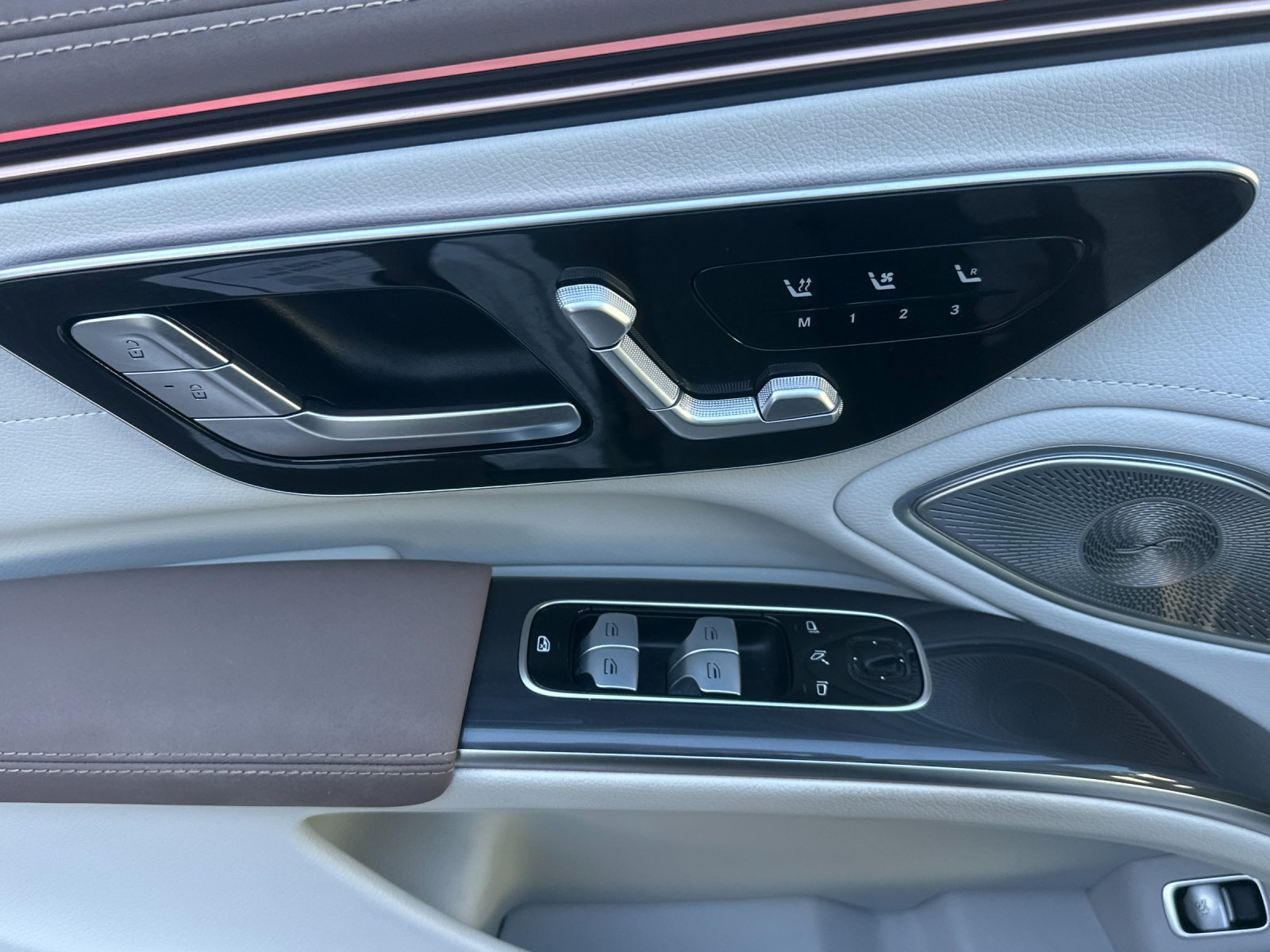 Used 2023 Mercedes-Benz EQS 450+ Sedan image 11