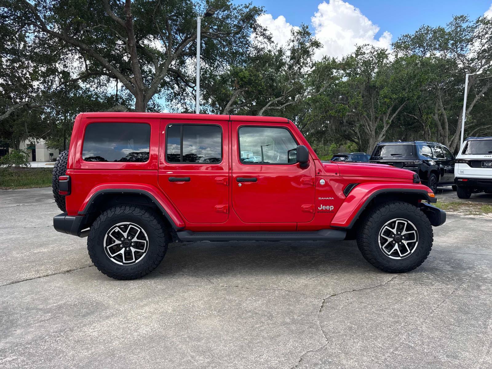 Certified 2024 Jeep Wrangler Unlimited Sahara AWD/4WD image 2