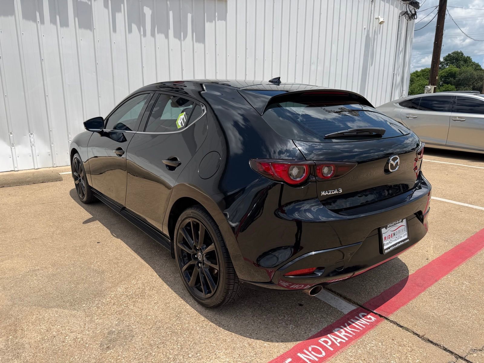 Used 2022 MAZDA MAZDA3 s FWD image 4