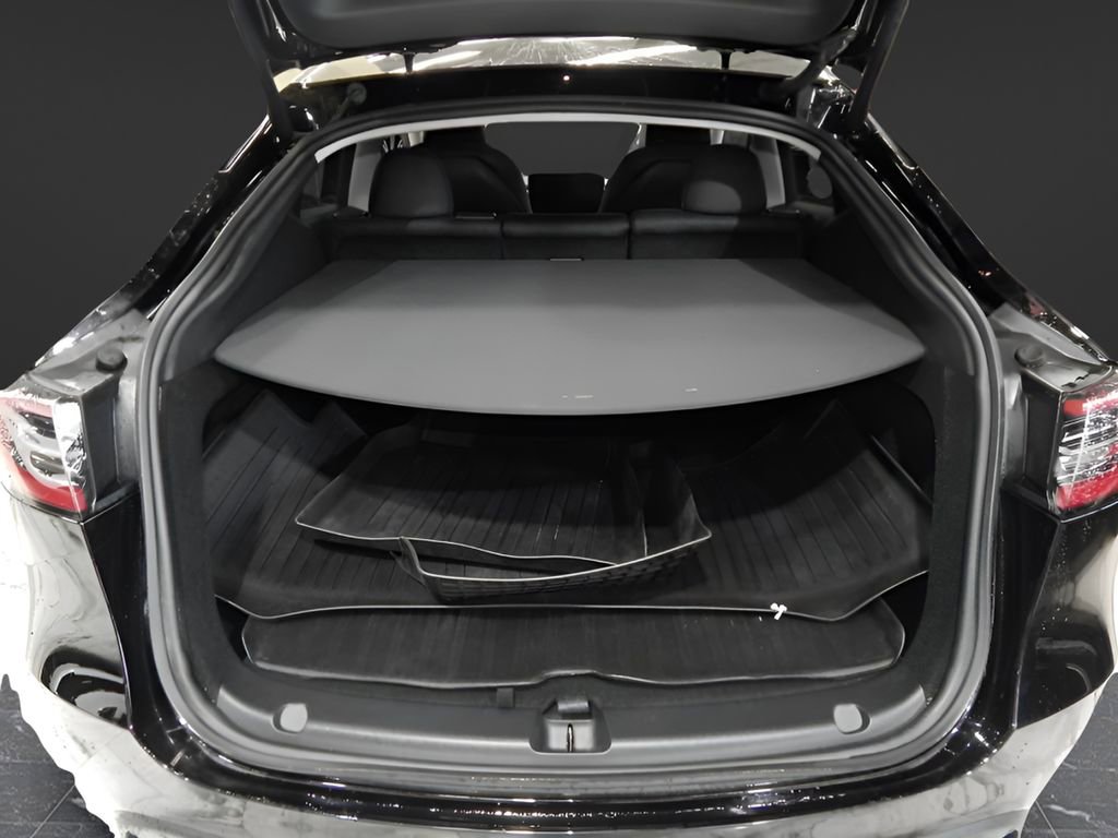 Used 2024 Tesla Model Y Long Range image 7