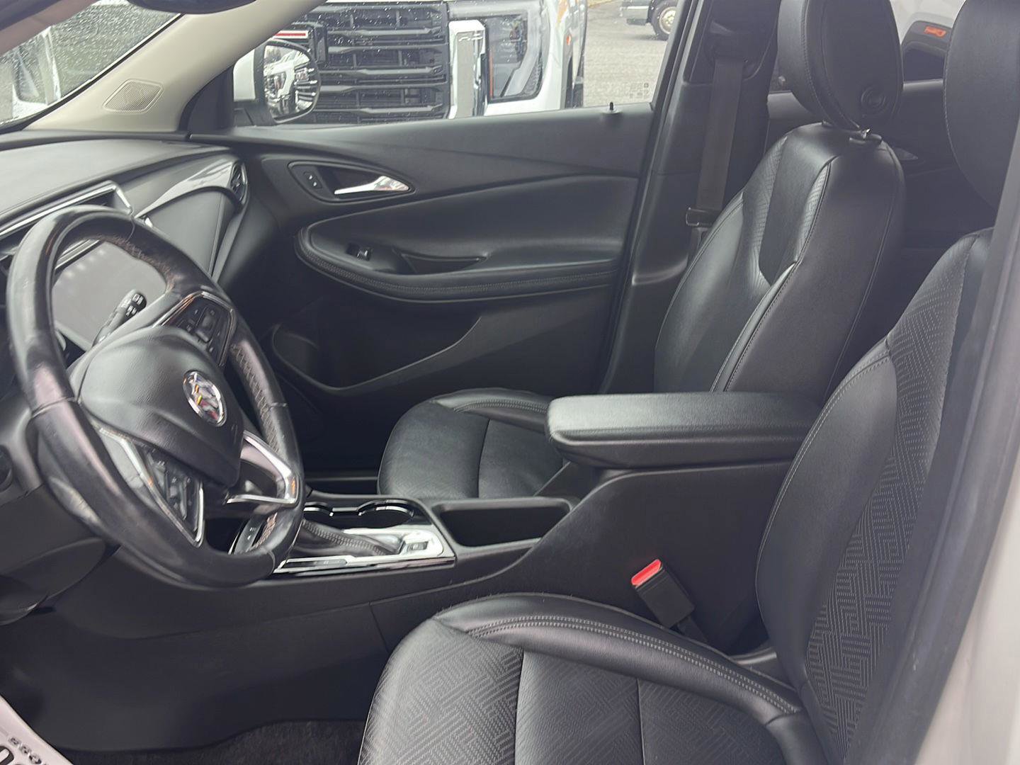 Used 2022 Buick Encore GX Essence w/ Experience Buick Package image 10