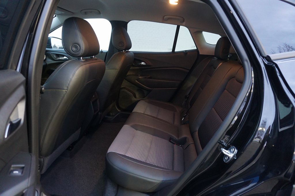 Certified 2024 Chevrolet Trax LT w/ LT Convenience Package image 11