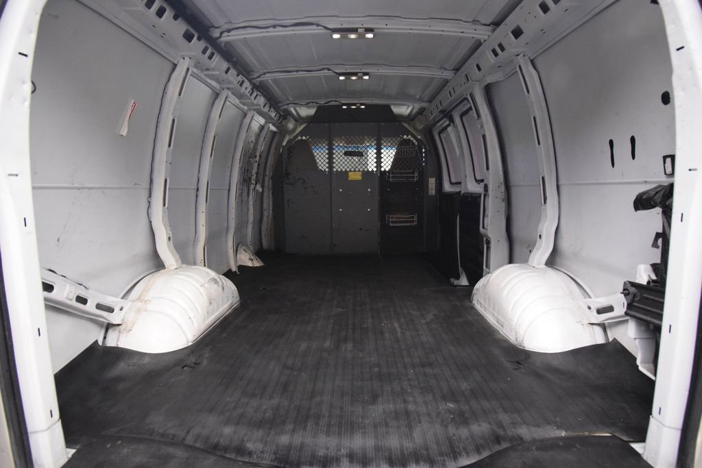 Used 2018 GMC Savana 2500 w/ Driver Convenience Package RWD image 28