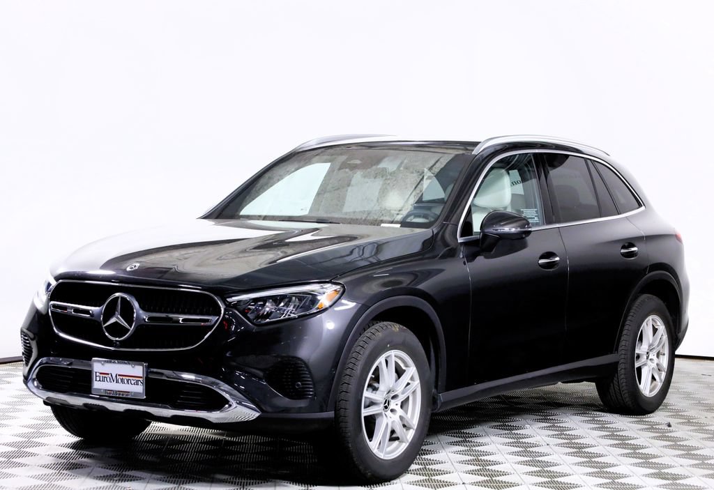 Used 2026 Mercedes-Benz GLC 300 4MATIC image 3
