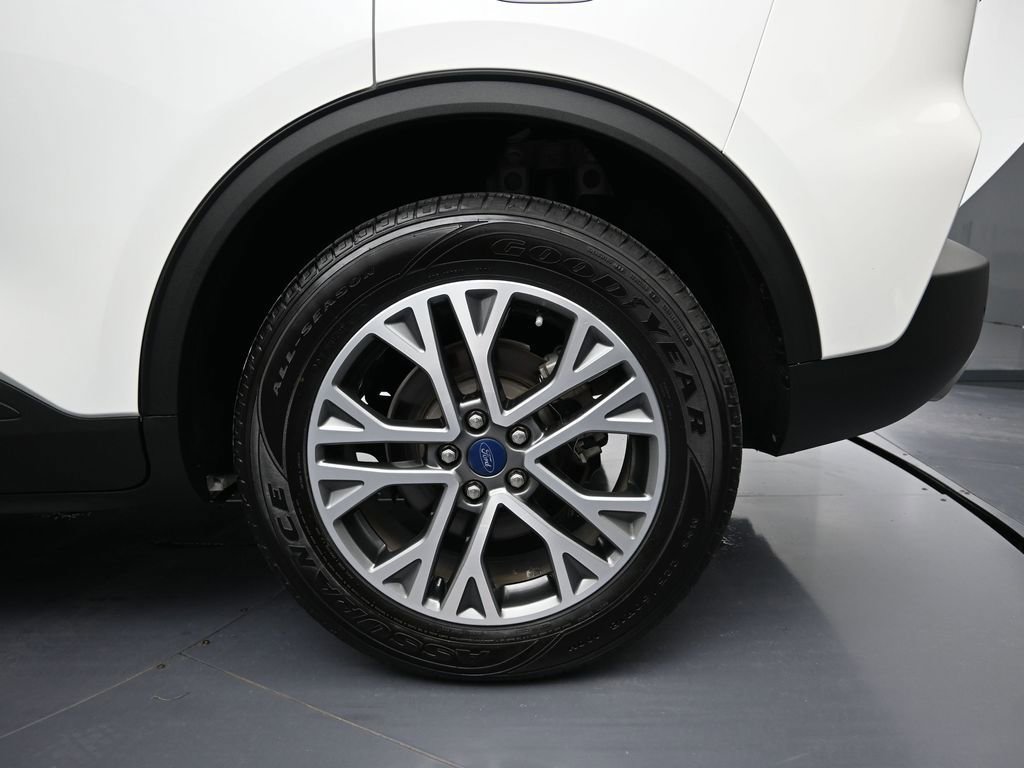 Used 2022 Ford Escape SEL w/ Technology Package image 10