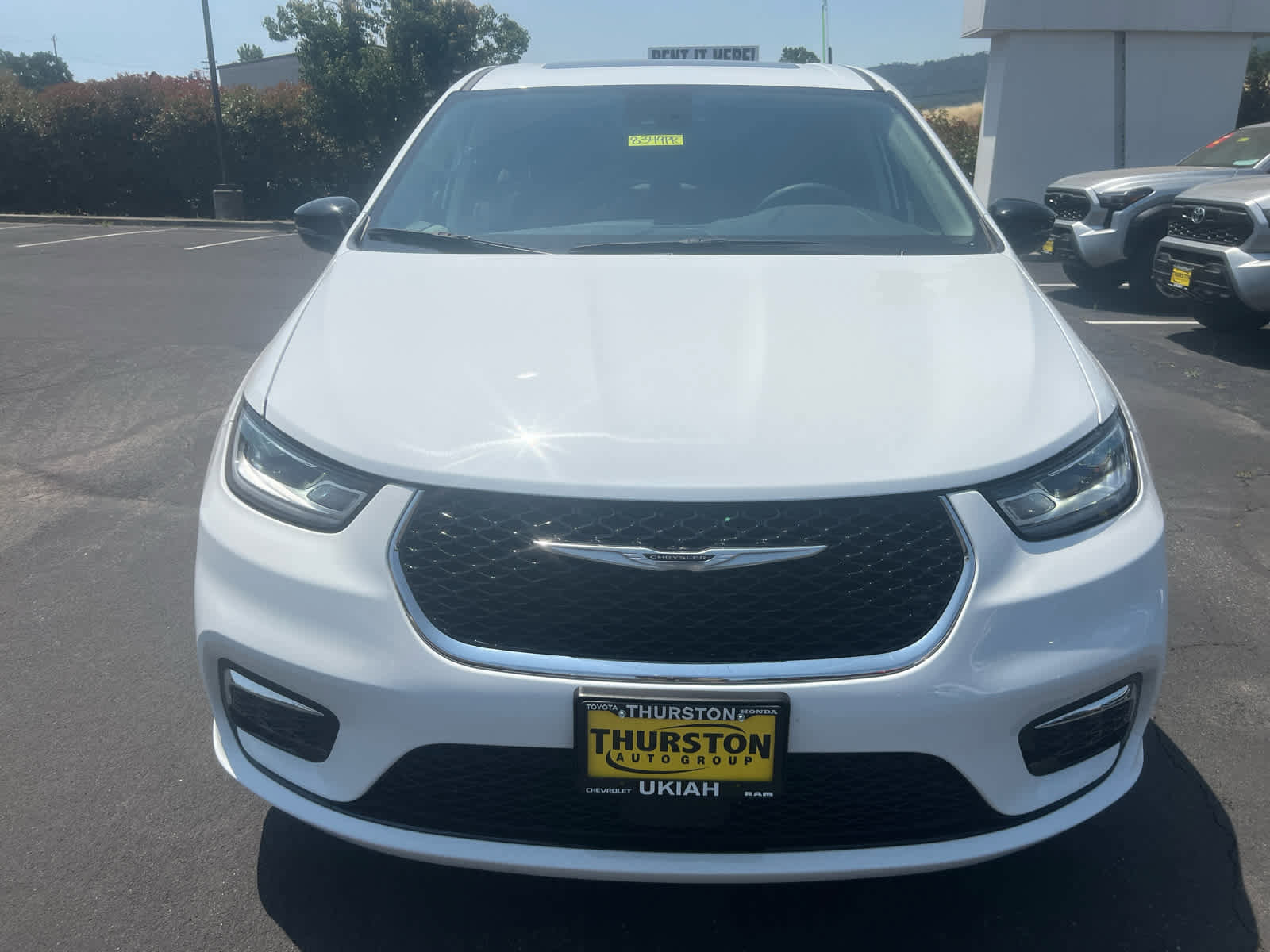 Used 2024 Chrysler Pacifica Limited image 4