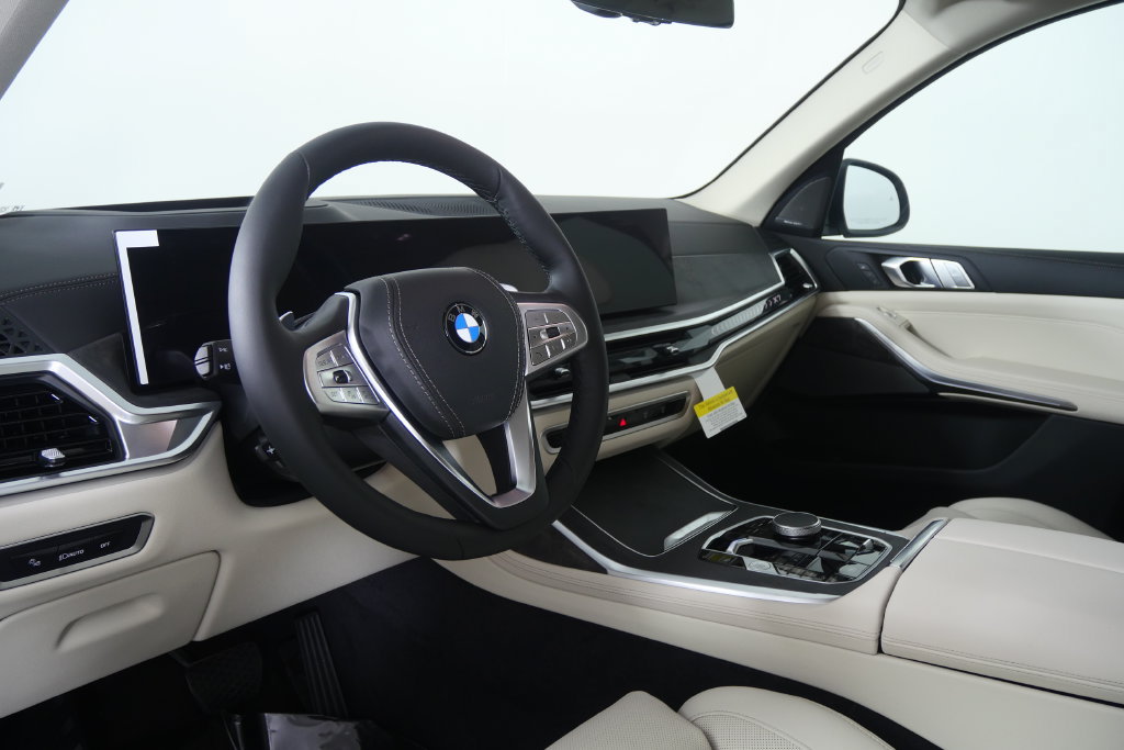 Used 2027 BMW X7 xDrive40i AWD/4WD image 12