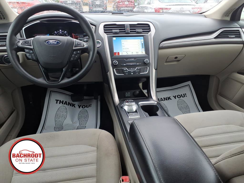 Used 2019 Ford Fusion SE FWD image 9