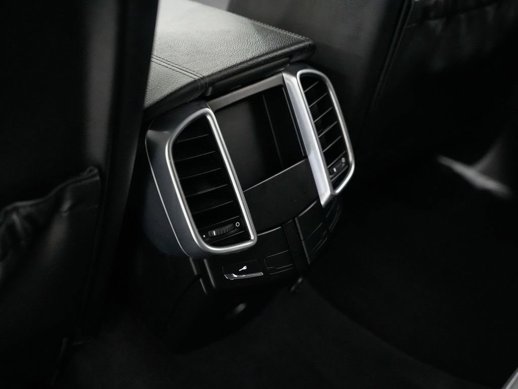 Used 2012 Porsche Cayenne image 30