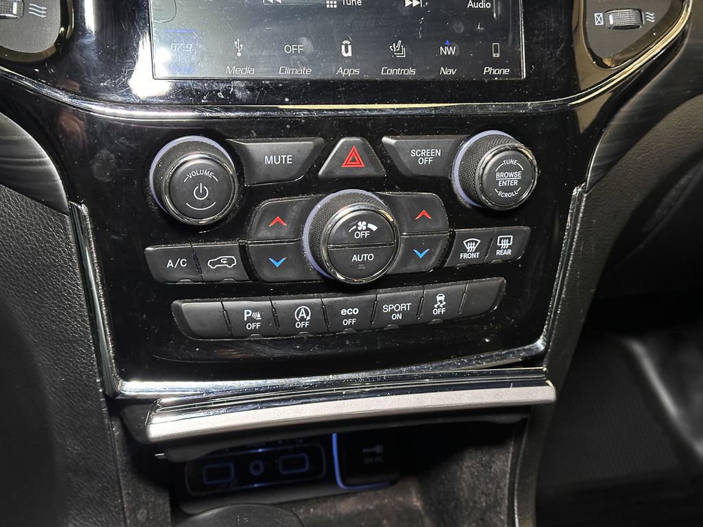 Used 2019 Jeep Grand Cherokee Altitude image 38