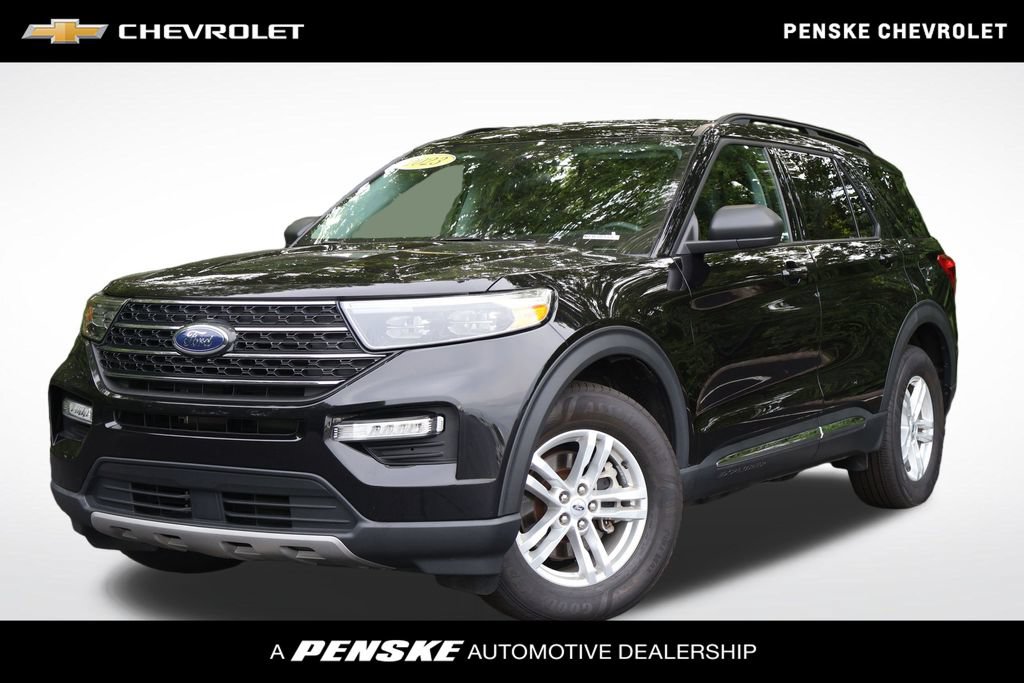 Used 2023 Ford Explorer XLT w/ Equipment Group 202A AWD/4WD image 1