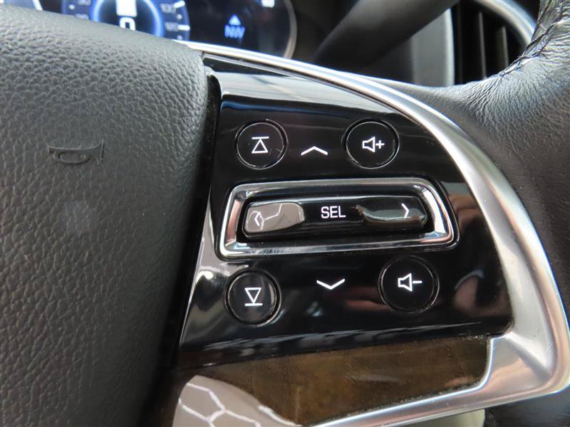 Used 2020 Cadillac Escalade Premium Luxury RWD image 26