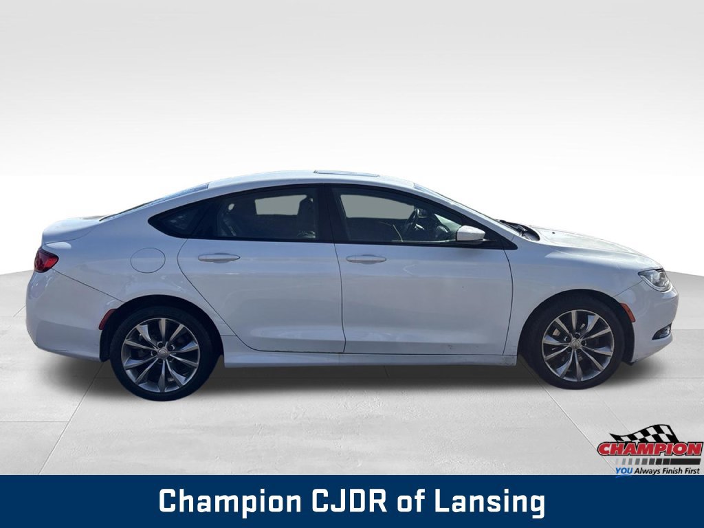 Used 2015 Chrysler 200 S FWD image 8