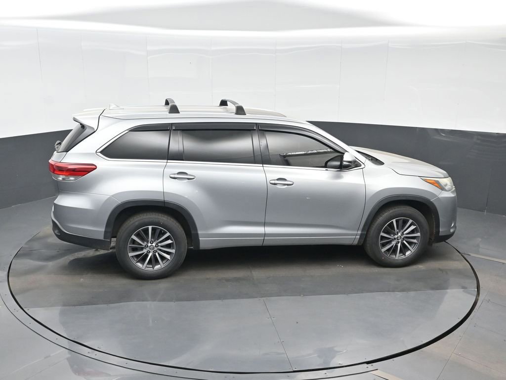 Used 2018 Toyota Highlander XLE FWD image 22
