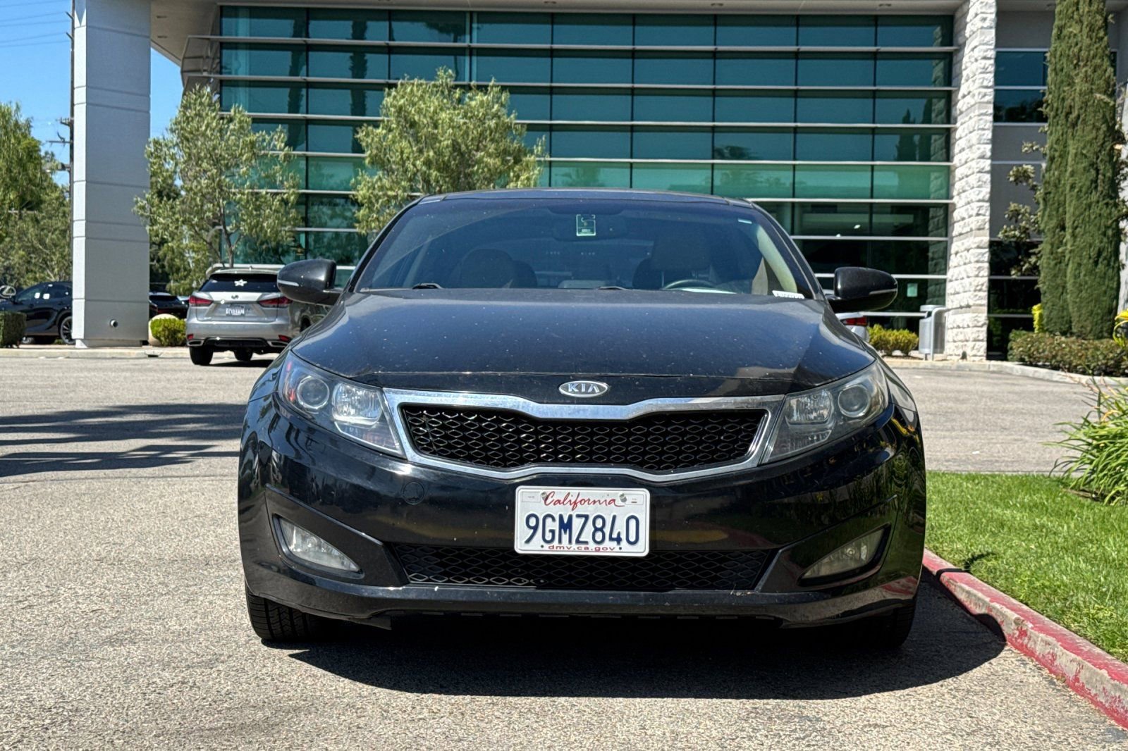 Used 2011 Kia Optima EX w/ Premium Pkg image 3