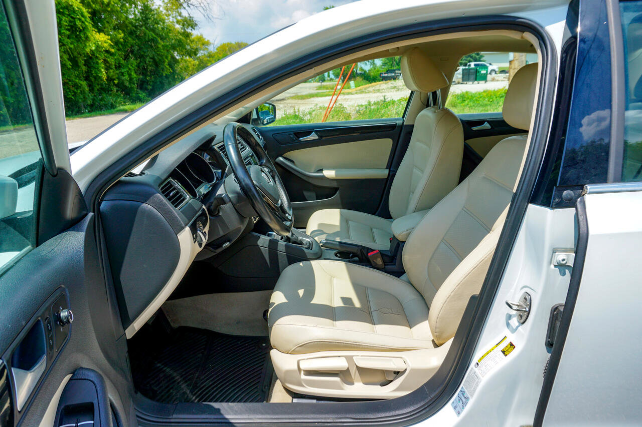 Used 2016 Volkswagen Jetta SEL w/ Lighting Package image 12