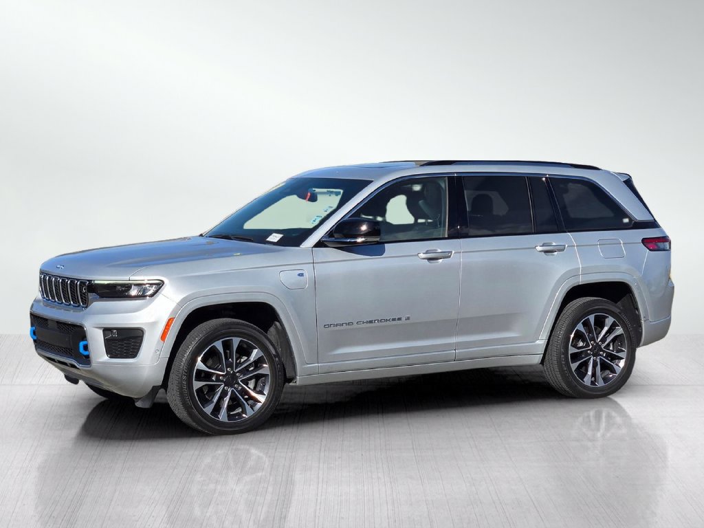Used 2023 Jeep Grand Cherokee Overland w/ Advanced Protech Group III AWD/4WD image 6