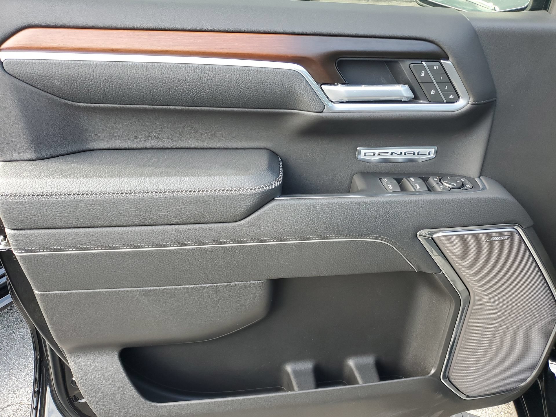 Used 2026 GMC Sierra 1500 Denali AWD/4WD image 16
