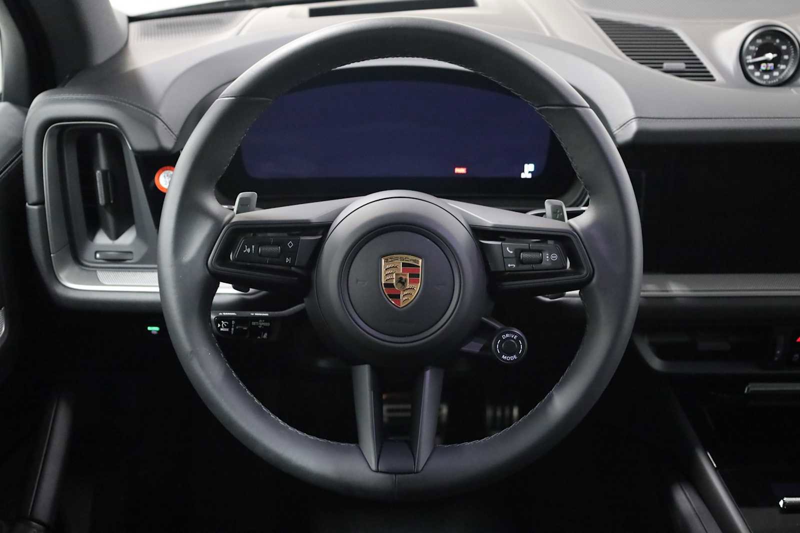Certified 2025 Porsche Cayenne S image 25